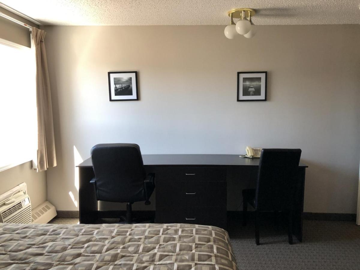 Arbour Ridge Inn & Suites Kindersley Экстерьер фото