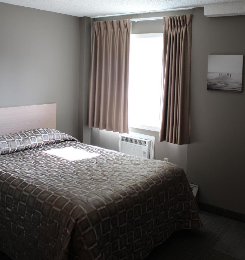 Arbour Ridge Inn & Suites Kindersley Экстерьер фото