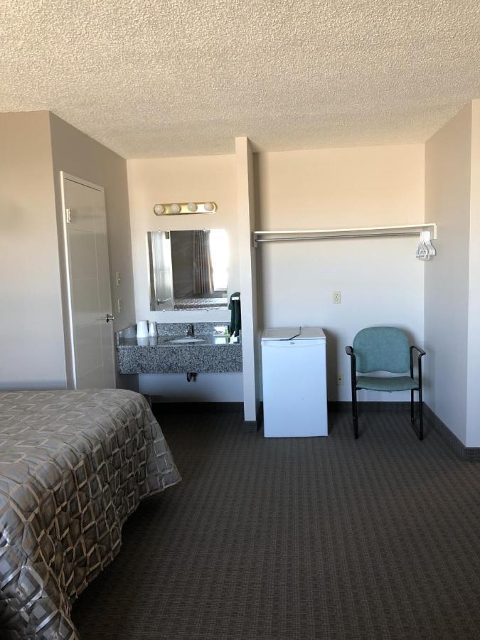 Arbour Ridge Inn & Suites Kindersley Экстерьер фото